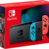 Console Nintendo Switch avec Joy-Con bleu néon et rouge